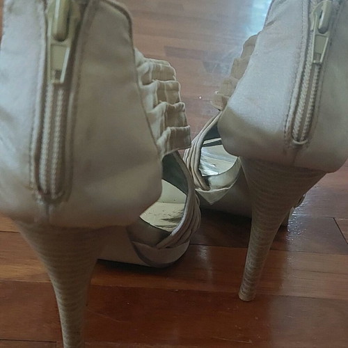 Makgio champagne sandals like new, size 40