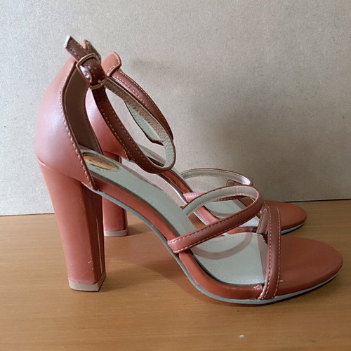Luigi sandals with thick heel brown like new