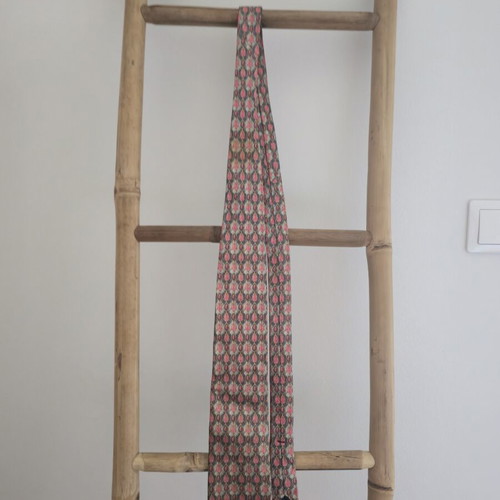 Faberge silk tie with unique pattern, like new, multicolor red