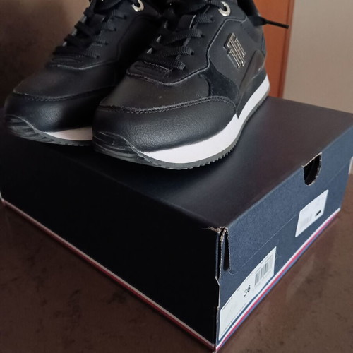 Tommy Hilfiger women's sneakers black like new, size 36