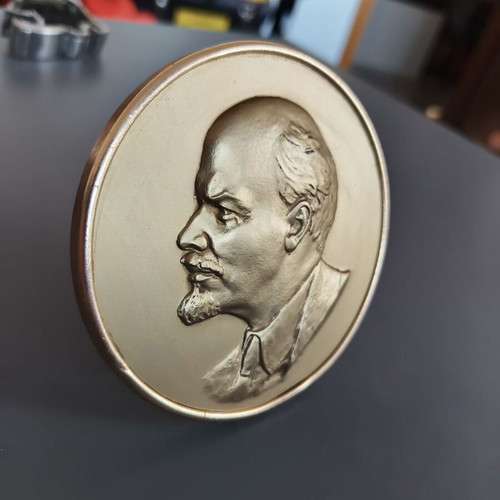 Vintage Soviet Vladimir Lenin Plaque used, authentic Beriozka store