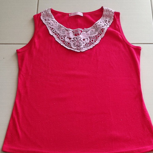 Sleeveless blouse E&D like new, size Large, red