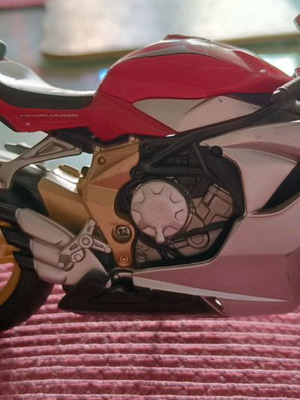 Μινιατούρα MV Agusta F3rr 675 σε κλίμακα 1/12 σαν καινούργιο