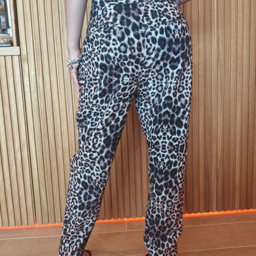 Toi&Moi leopard print pants like new, lightweight and soft fabric