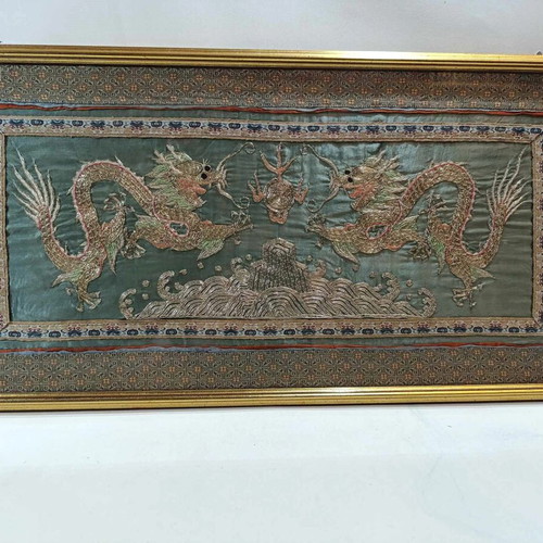 Chinese handmade embroidered frame on silk fabric like new