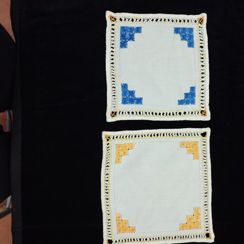 Handmade embroidery used, 2 napkins