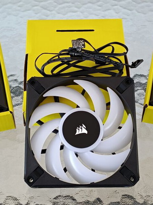 Corsair AF120 RGB Elite 120mm PWM Fans pack of 3 like new