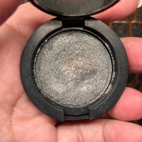 Bronzing powder and dust & cream eyeshadow used
