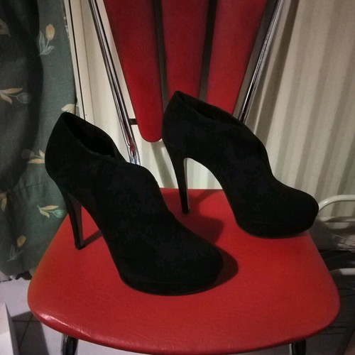 Sanete ankle boots size 39 like new, black with 13 cm heel