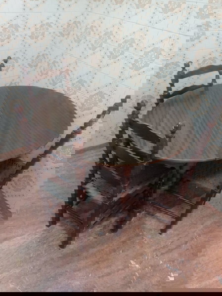 Τραπέζι κουζίνας και καρέκλες