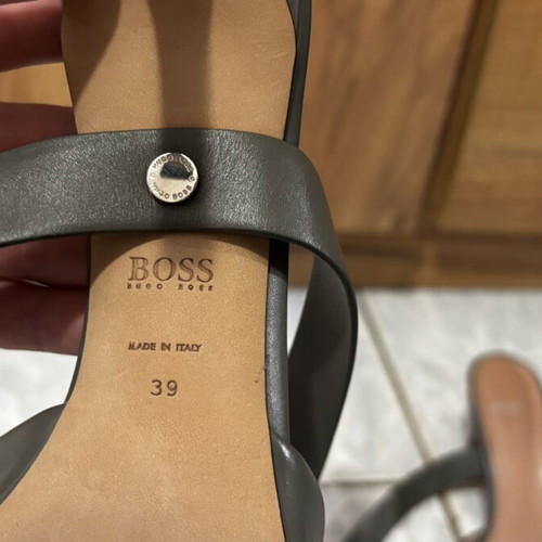 Boss gray pumps used, size 39