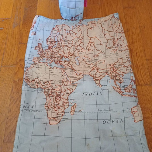 KIKKERLAND drawstring bag used with world map design