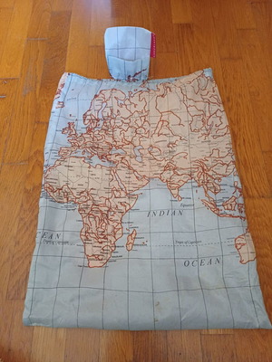 KIKKERLAND drawstring bag used with world map design