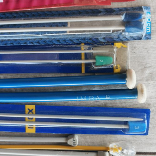 Knitting needles like new, pack of about 70 pairs, various sizes