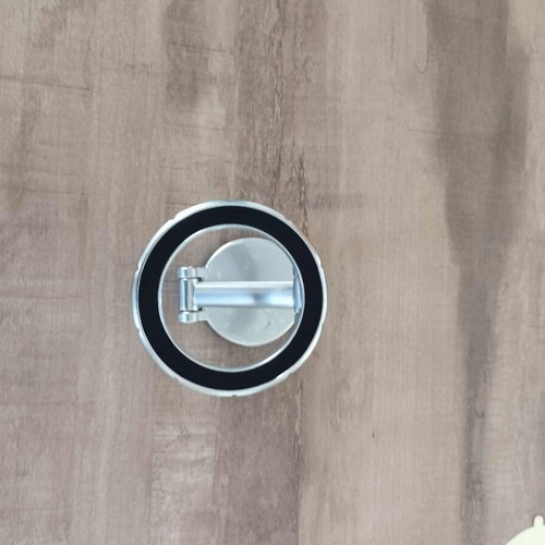 Mobile car holder like new with magnet and adhesive base