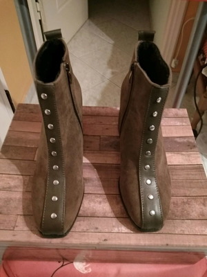 Brown suede ankle boots new, size 36