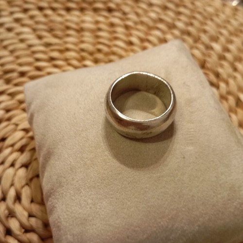 Silver Vera 925 ring size 17 like new