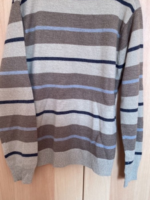Men's pullover medium used in good condition