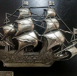 Συλλεκτικό-Αντίκα- Ιστιοφόρο -Sovereign Of The Seas  - INGLATERA 1637 σε μαύρο δέρμα
