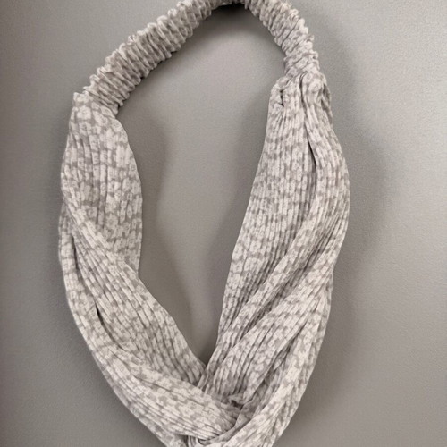 Headband and hair ribbon like new