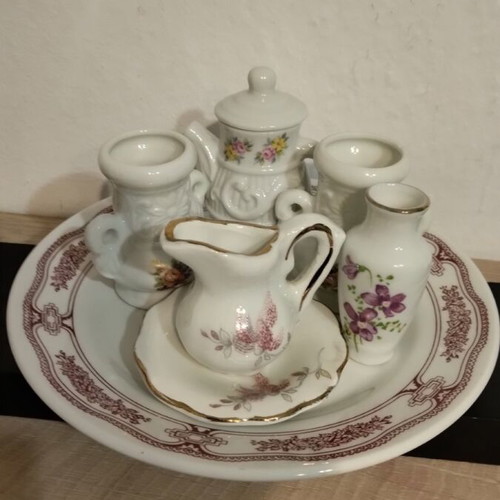Miniature porcelain jars set like new, pack of 7 pieces