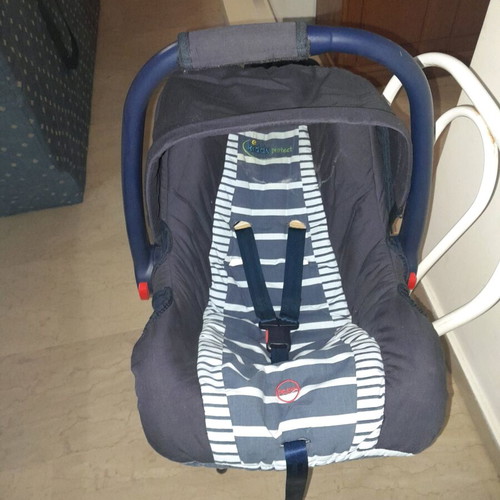 Port bebe used, functional, needs washing