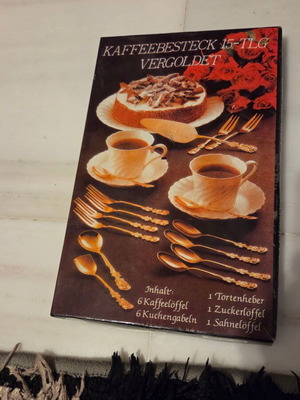 Gold-plated cake spoon set like new