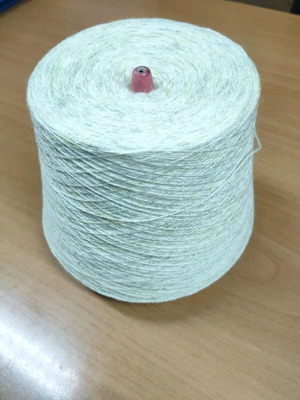 Light ecru yarn 2/20 like new