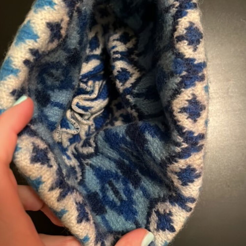 Wool knit cap 100% like new, blue, size L