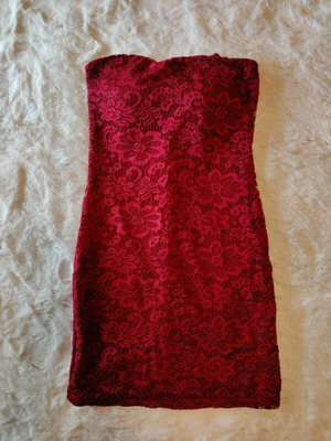Evening lace dress red like new, size S