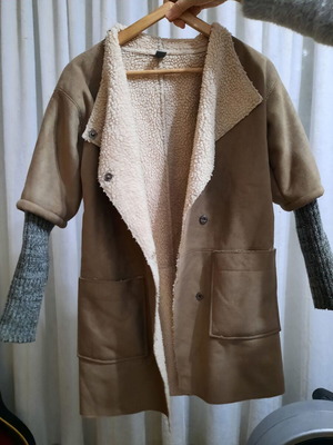 Jacket new with inner fur for 11-12 years, beige and gray