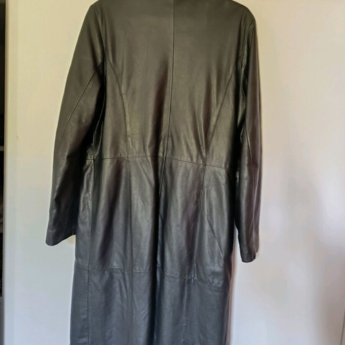 Maffei women's leather coat No 46 like new, black