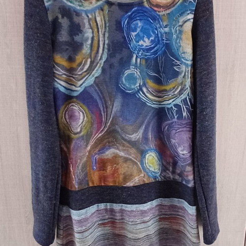 Smash long-sleeve dress used in purple and blue shades