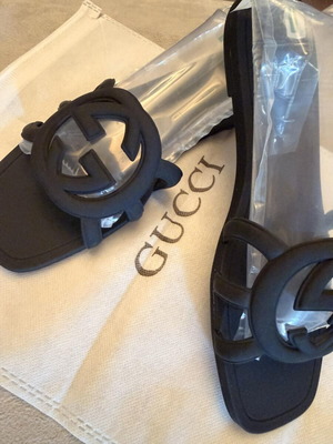 Gucci women's black slides with Interlocking G, new