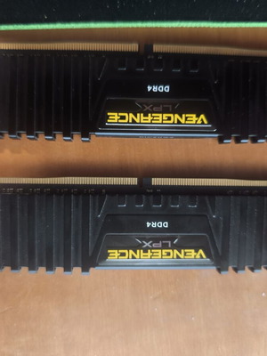 Corsair Vengeance LPX 8GB (2x4GB) DDR4 3000MHz RAM