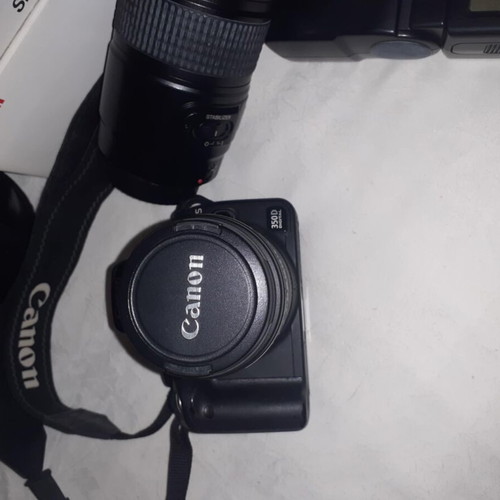 Canon EOS 350D with EF-S 18-55mm, EF 75-300mm lenses and 550EX Speedlite flash like new with bag
