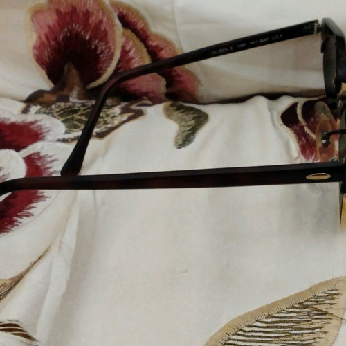 Ray Ban sunglasses like new, brown, stylish and timeless