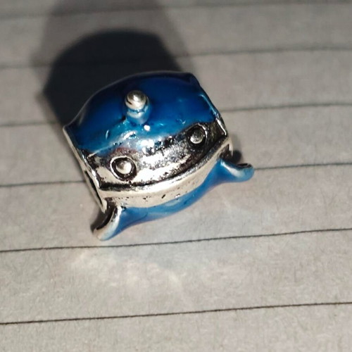 Silver charm whale orca with blue enamel like new