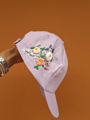 Jokey hat lilac with hand embroidery like new, multicolored