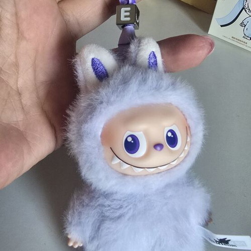 Labubu The Monsters Pin for Love Vinyl Plush Pendant new