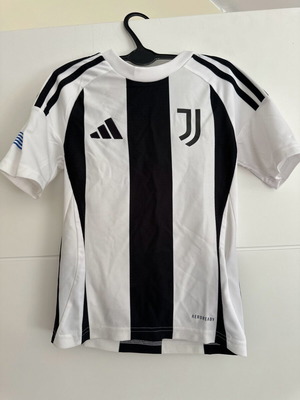 Juventus football shirt 7-8 years new Adidas