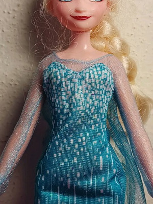 Elsa doll used
