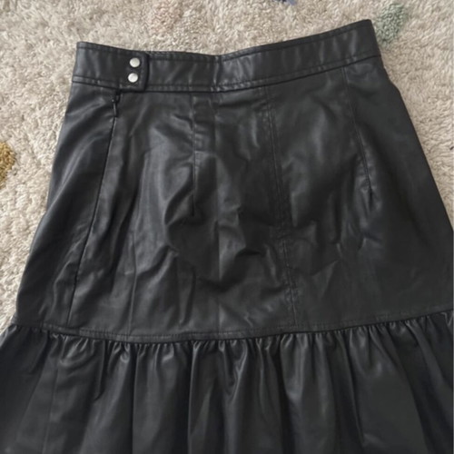 Faux leather skirt H&M size 34 new, black