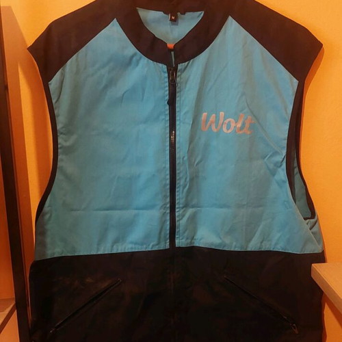 Wolt Medium vest used with zippered pockets