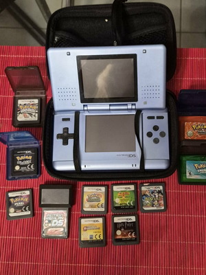 Nintendo DS με όλες τις κασέτες και φορτιστή μεταχειρισμένο