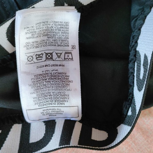 Adidas shorts large like new, black