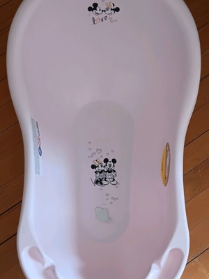 Keeeper baby bath tub like new