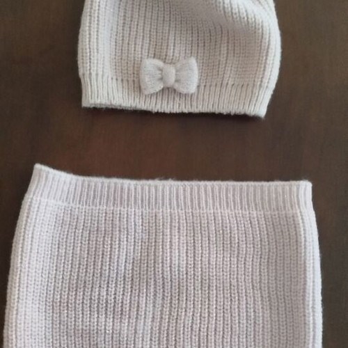 Children's girls set hat and neck warmer 4-8 years like new