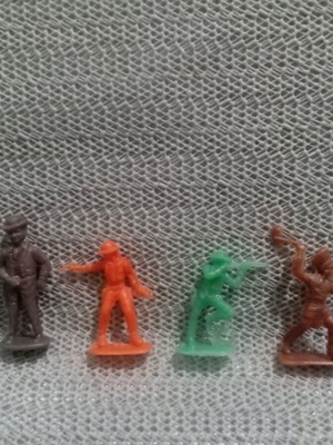 Lucky Cup plastic soldier figures used, pack of 6