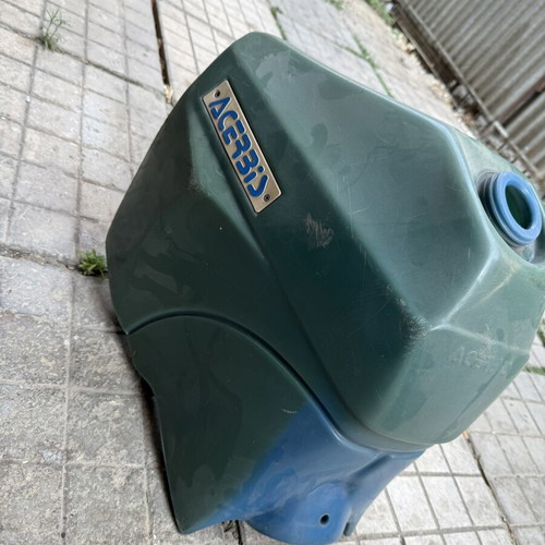 Acerbis oversized fuel tank for Yamaha XT 600 used with petcock